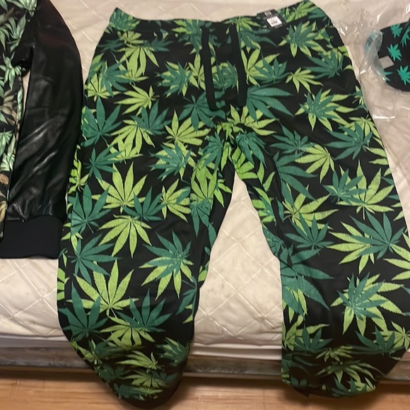 Brand new victorious Los Angeles sweatsuit with matching hat - Picture 2 of 8